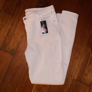 NWT White Old Navy Rockstar Skinny Jeans Size 16